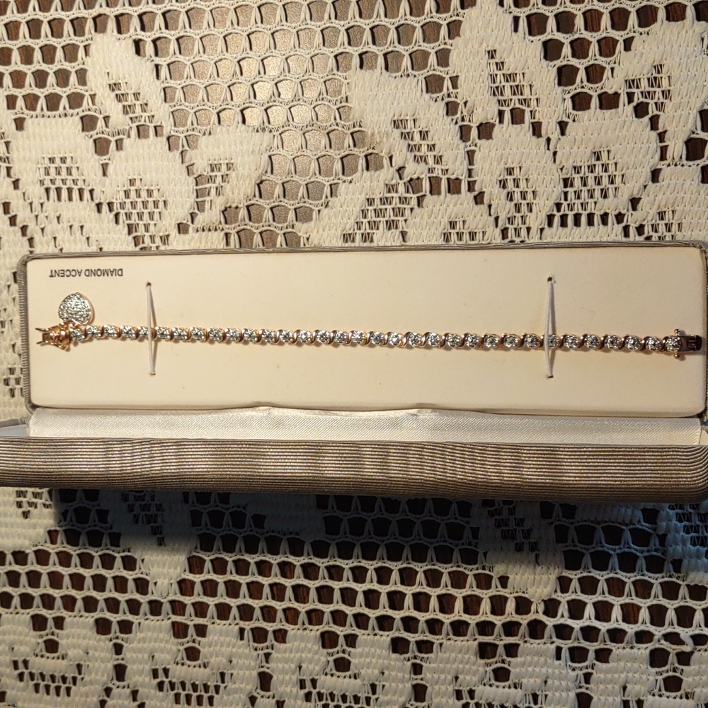 Women's tennis bracelet